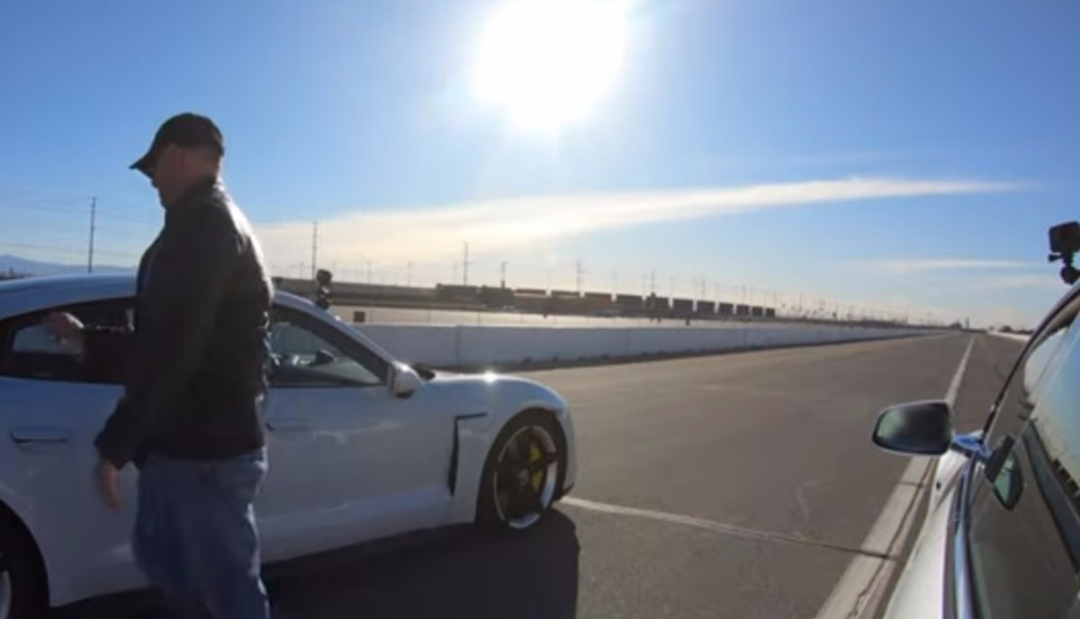 Tesla Model S Porsche Taycan Drag Preview