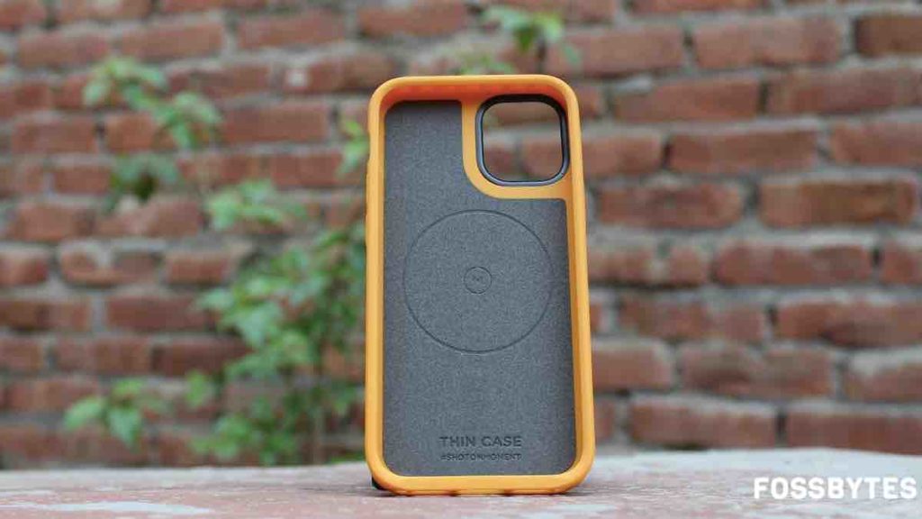 Moment iPhone 12 case inside