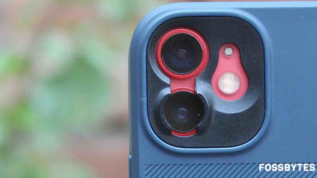 Moment iPhone 12 case upper back