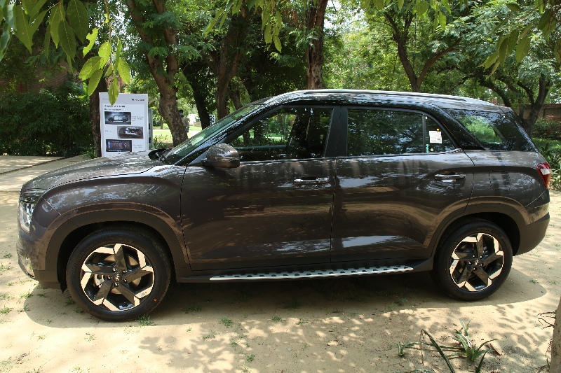 hyundai Alcazar sideview
