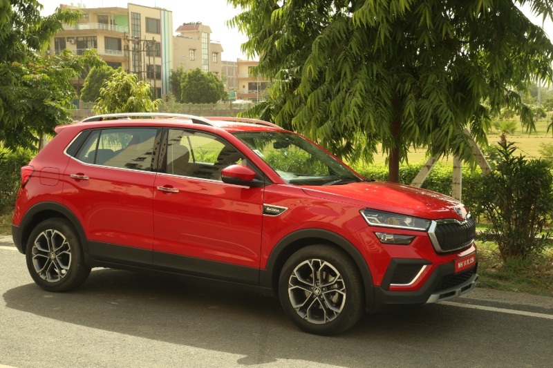 sideview of skoda kushaq