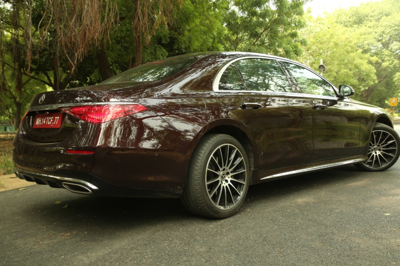 rear sideview full New Mercedes Benz S-Class