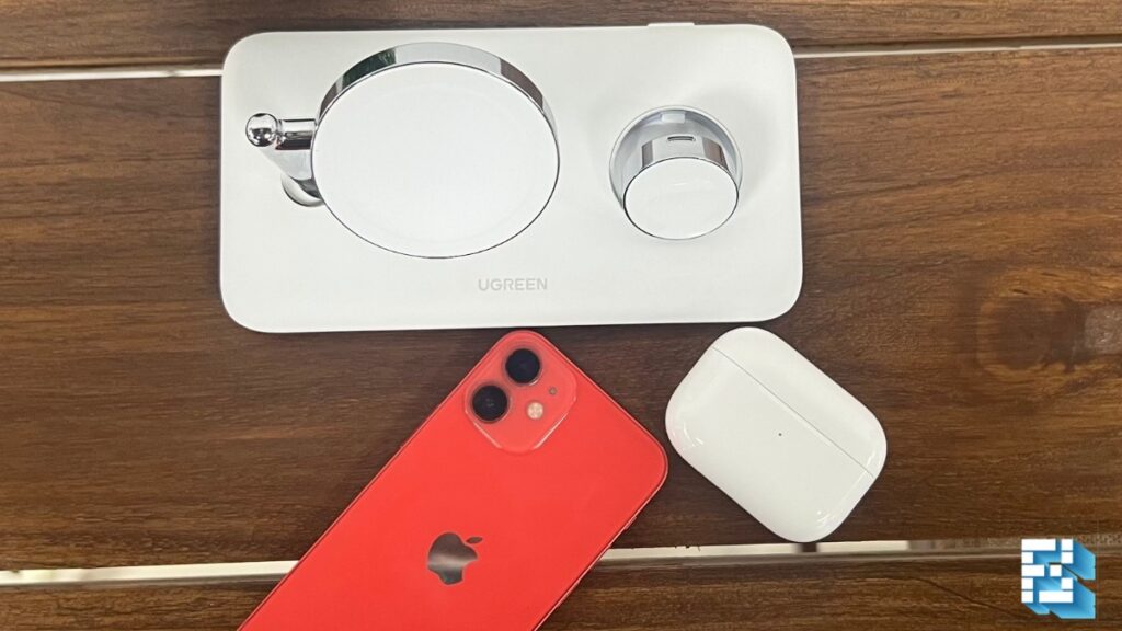 Ugreen 3-in-1 MagSafe charging station 2