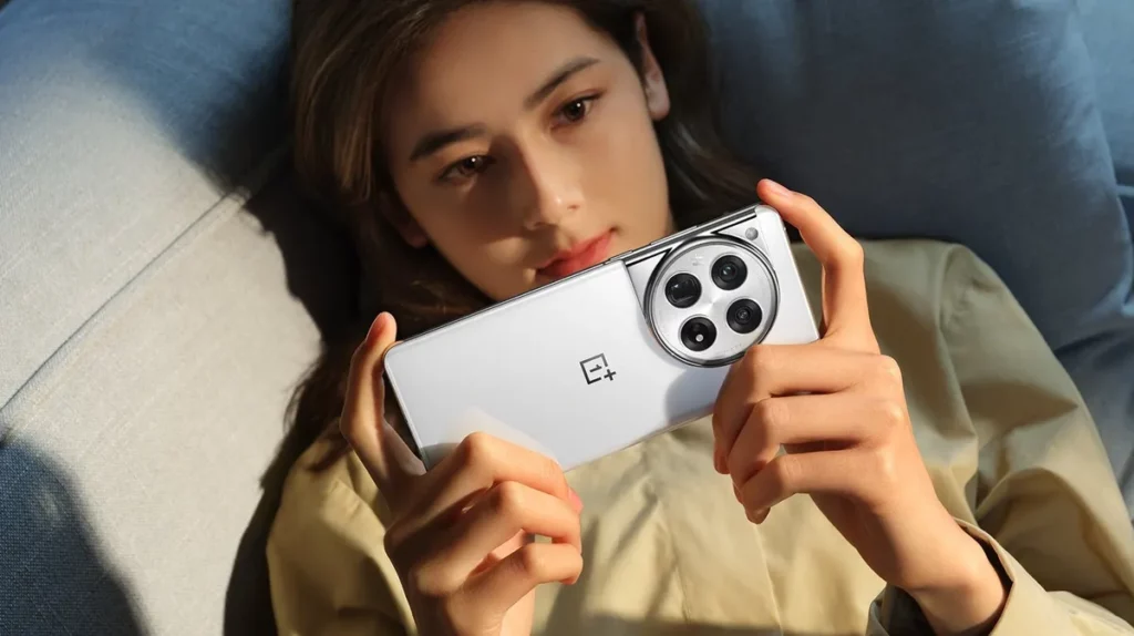 Photo of OnePlus 12 in white