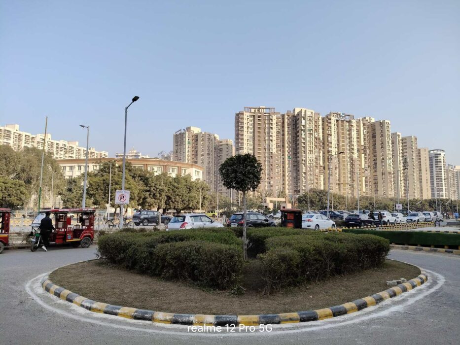 Image from the main camera of the Realme 12 Pro 4