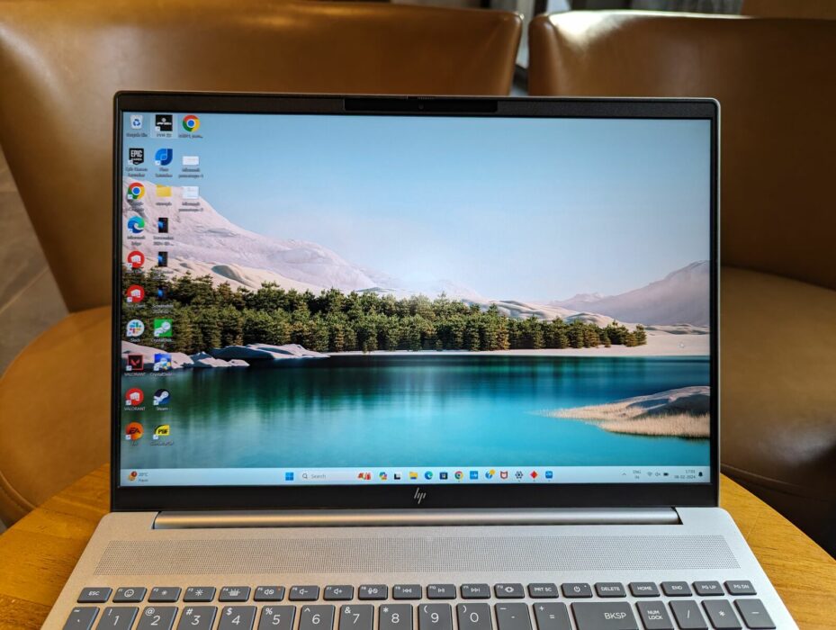 Display of the HP Pavilion Plus 16 