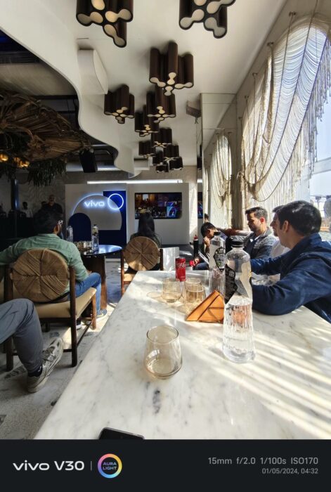 Day-light photo from the vivo V30-2