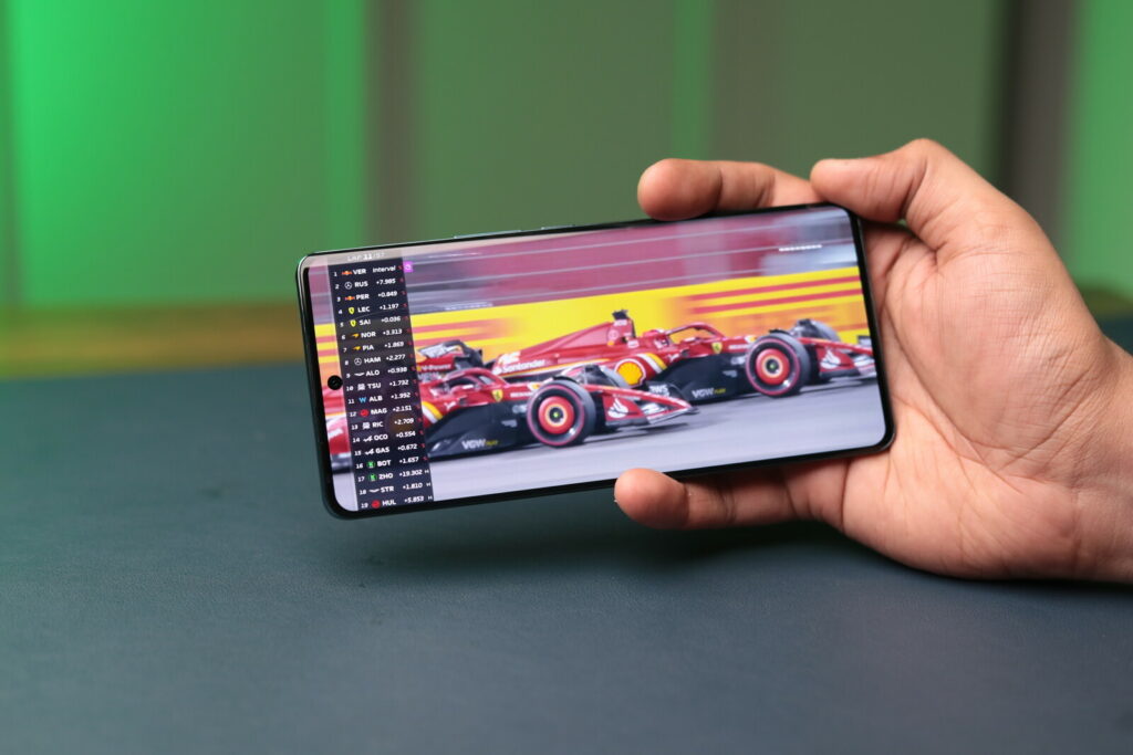 Image of the vivo v30 while watching videos