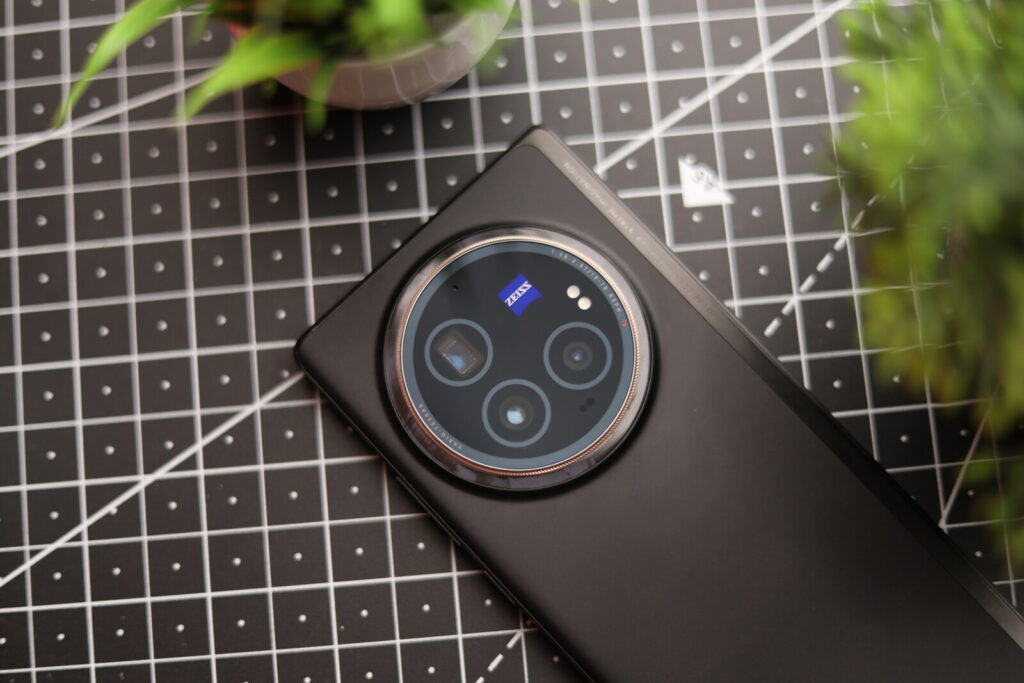 Image of the Vivo X Fold 3 Pro camera module