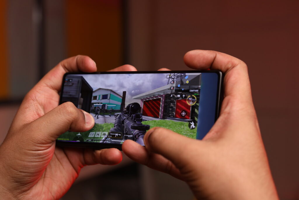 Image of the Vivo X Fold 3 Pro while gaming