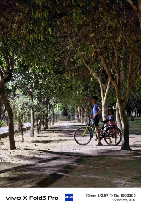 Nighttime image sample from  vivo X Fold 3 Pro-1