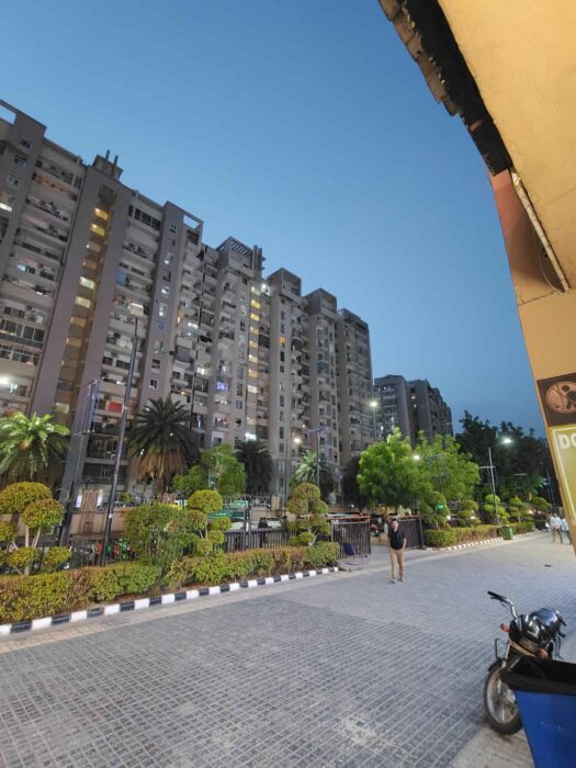 UltraWide sample from the Realme GT 6-1