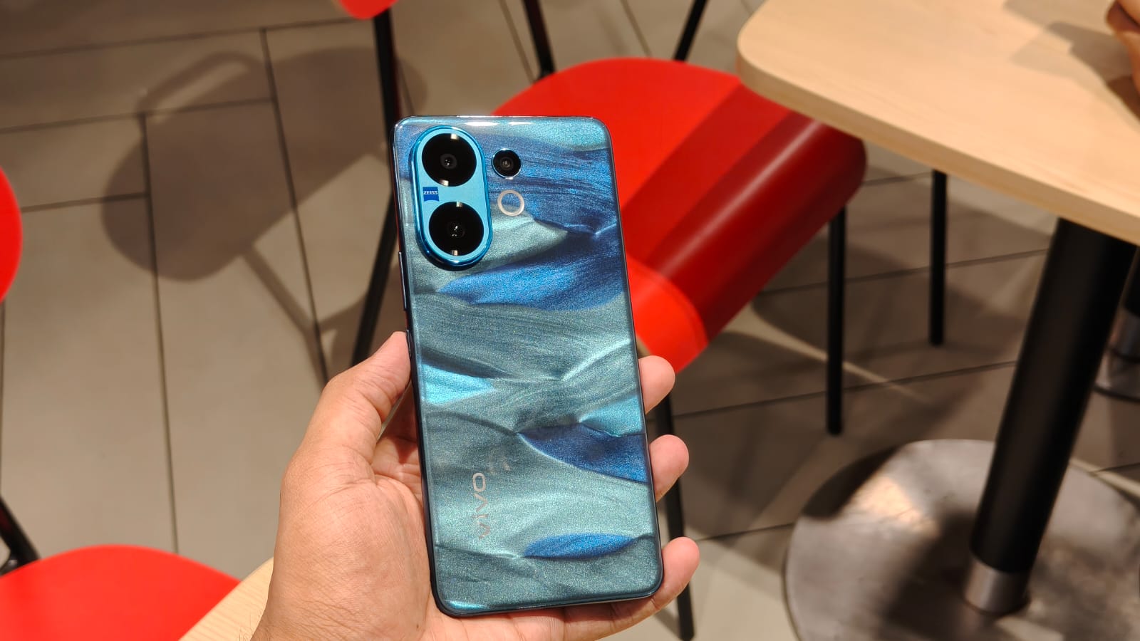 vivo V60 featured image